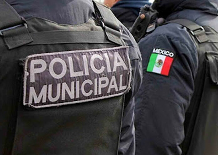 Policías detenidos en Tecamachalco agrede-policias
