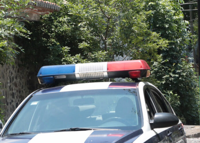 arma Policías estatales hallaron a estos hombres con un arma de fuego calibre .9 milímetros y 10 cartuchos útiles.