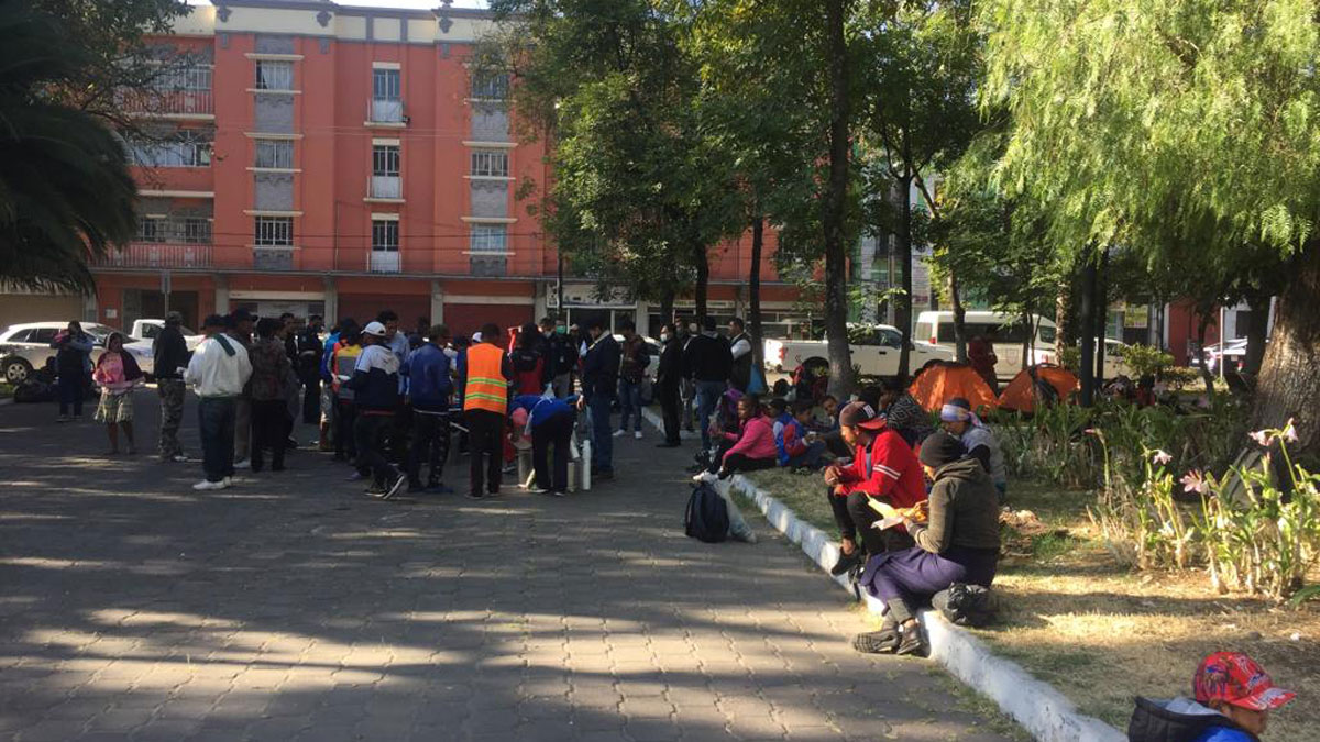 Mujer migrante da a luz en el Polideportivo Xonaca » Oronoticias Mujer migrante da a luz en el Polideportivo Xonaca » Oronoticias