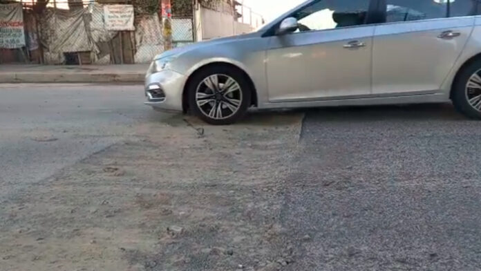 vecinos Los vecinos piden la intervención de la Secretaría de Infraestructura y Servicios Públicos del Ayuntamiento de Puebla. Foto: Especial