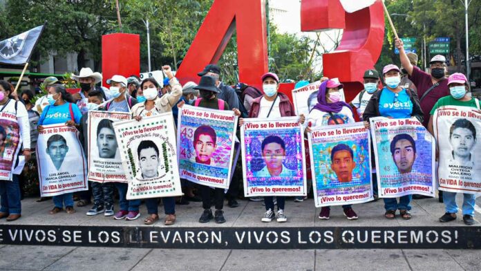 Ayotzinapa Ayotzinapa normalistas palacio Nacional