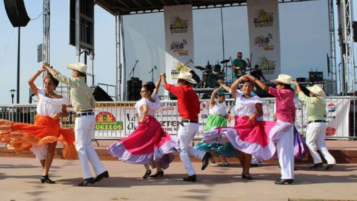 Pahuatlán En Pahuatlán los turistas quedan fascinados con los tamales típicos, el pan de horno de leña y los chicales. Foto: Especial