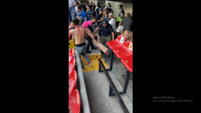 denuncias La Liga MX anunció denuncias penales contra los responsables de los actos de violencia que se vivieron hoy en el estadio la Corregidora.