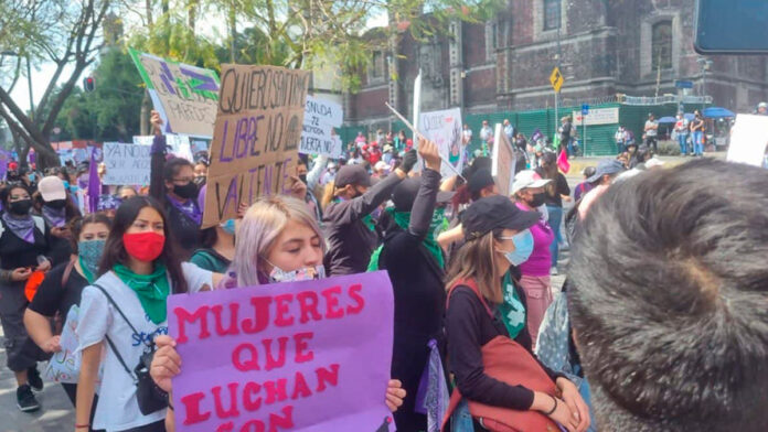 feministas marcha debanhi