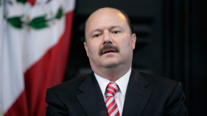 césar La suspensión únicamente protege a César Duarte de ser detenido por delitos que no merecen prisión preventiva de oficio.