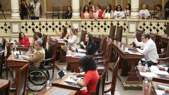Ley Monzón Quitarán patria potestad a padres feminicidas en Puebla